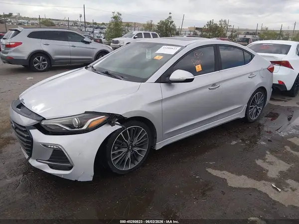 KMHD04LB6JU485286 2018 HYUNDAI ELANTRA - Image 2