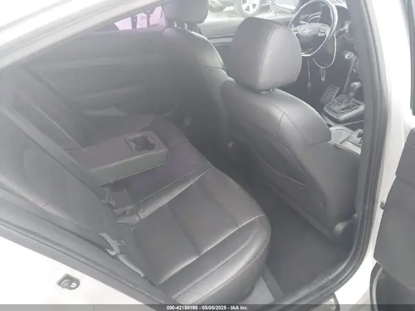 KMHD04LB6JU611808 2018 HYUNDAI ELANTRA - Image 8
