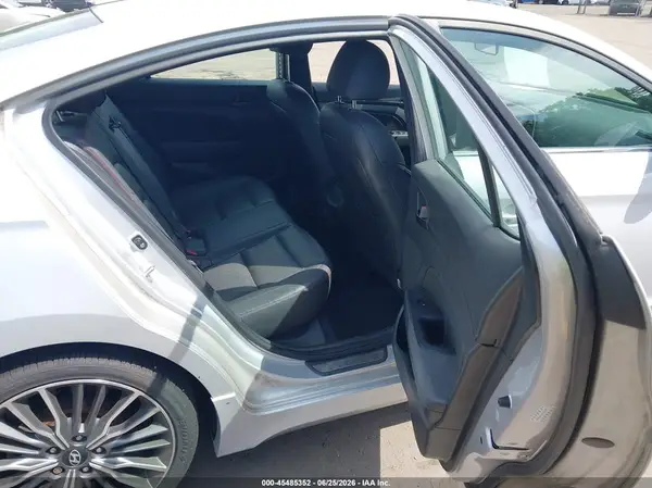 KMHD04LB7HU363577 2017 HYUNDAI ELANTRA - Image 8