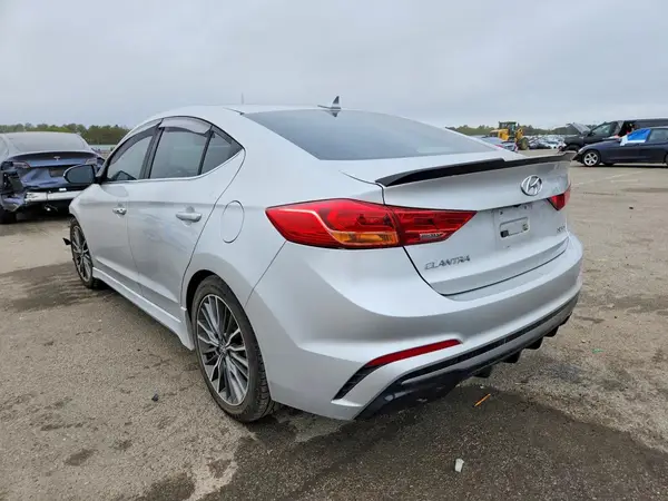 KMHD04LB7JU450143 2018 HYUNDAI ELANTRA - Image 2