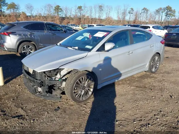 KMHD04LB7JU450613 2018 HYUNDAI ELANTRA - Image 2