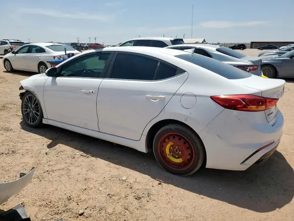 KMHD04LB7JU456203 2018 HYUNDAI ELANTRA - Image 2