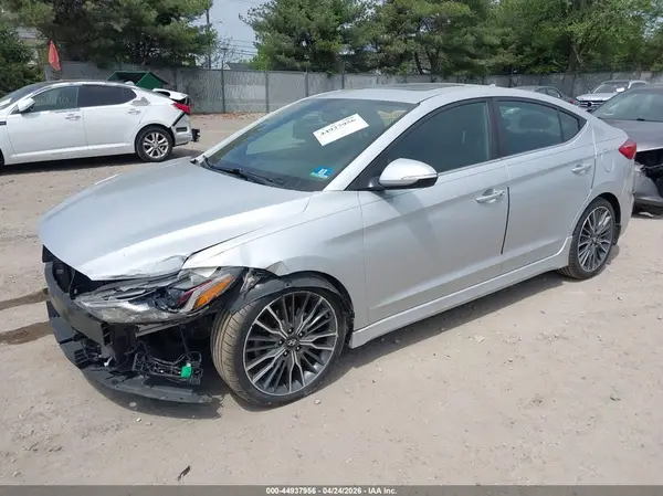 KMHD04LB7JU544703 2018 HYUNDAI ELANTRA - Image 2