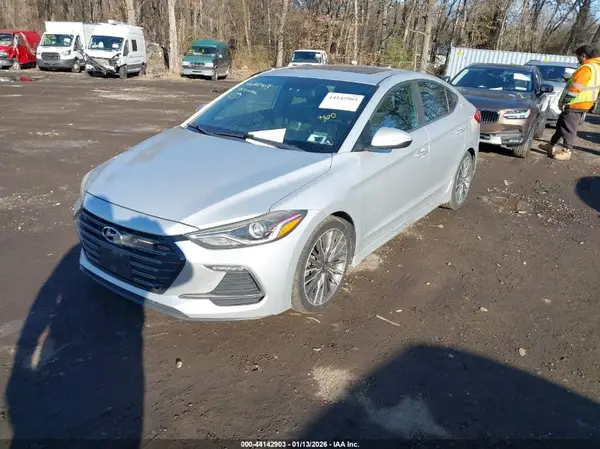 KMHD04LB7JU545558 2018 HYUNDAI ELANTRA - Image 2