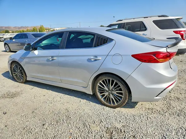KMHD04LB7JU574946 2018 HYUNDAI ELANTRA - Image 2
