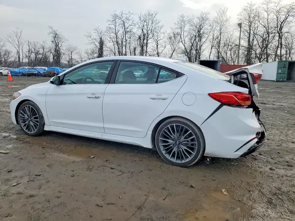 KMHD04LB7JU612093 2018 HYUNDAI ELANTRA - Image 2