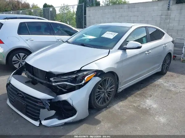 KMHD04LB7JU627242 2018 HYUNDAI ELANTRA - Image 2