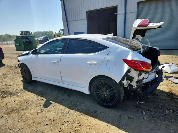 KMHD04LB7JU722691 2018 HYUNDAI ELANTRA - Image 2