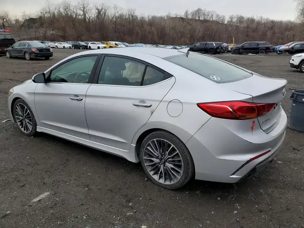 KMHD04LB7JU723209 2018 HYUNDAI ELANTRA - Image 2