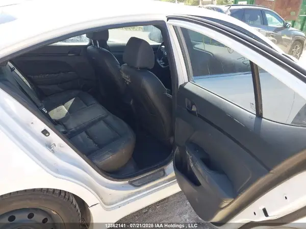 KMHD04LB7KU890994 2019 HYUNDAI ELANTRA - Image 8