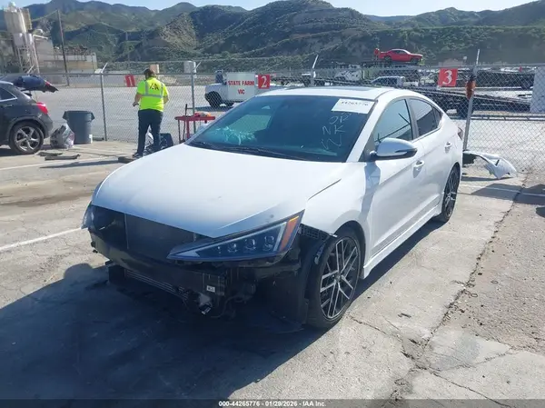 KMHD04LB7LU954419 2020 HYUNDAI ELANTRA - Image 2
