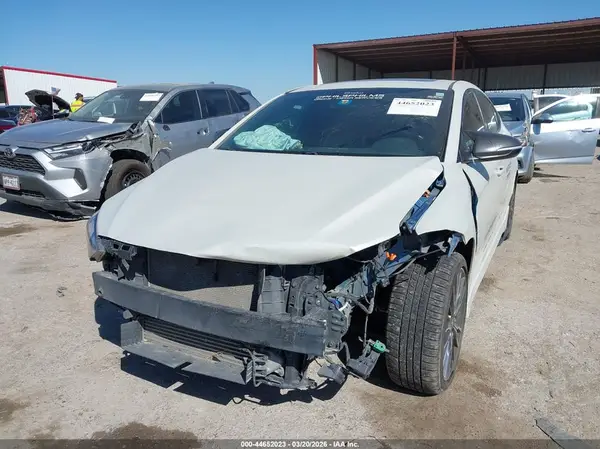 KMHD04LB8JU485208 2018 HYUNDAI ELANTRA - Image 2