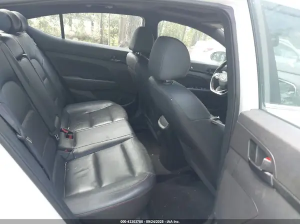 KMHD04LB8JU507823 2018 HYUNDAI ELANTRA - Image 8