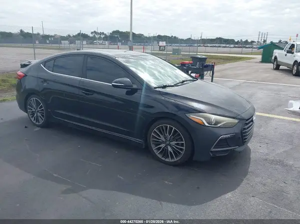 KMHD04LB8JU512777 2018 HYUNDAI ELANTRA - Image 1