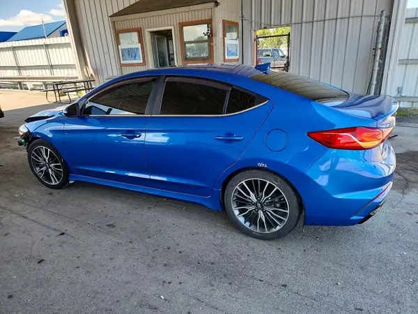 KMHD04LB8JU519177 2018 HYUNDAI ELANTRA - Image 2
