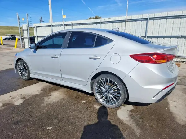 KMHD04LB8JU519552 2018 HYUNDAI ELANTRA - Image 2