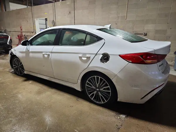 KMHD04LB8JU528865 2018 HYUNDAI ELANTRA - Image 2