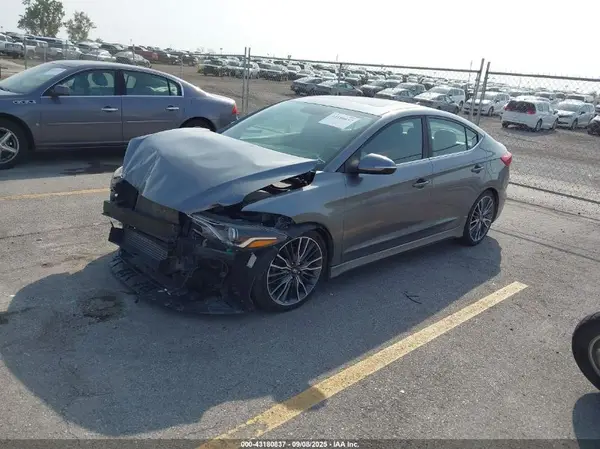 KMHD04LB8JU541499 2018 HYUNDAI ELANTRA - Image 2