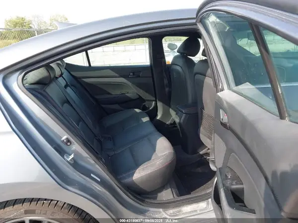 KMHD04LB8JU541499 2018 HYUNDAI ELANTRA - Image 8