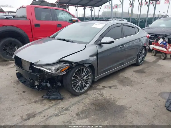 KMHD04LB8JU546282 2018 HYUNDAI ELANTRA - Image 2