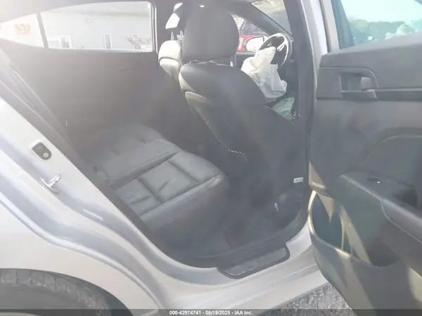 KMHD04LB8JU557556 2018 HYUNDAI ELANTRA - Image 8