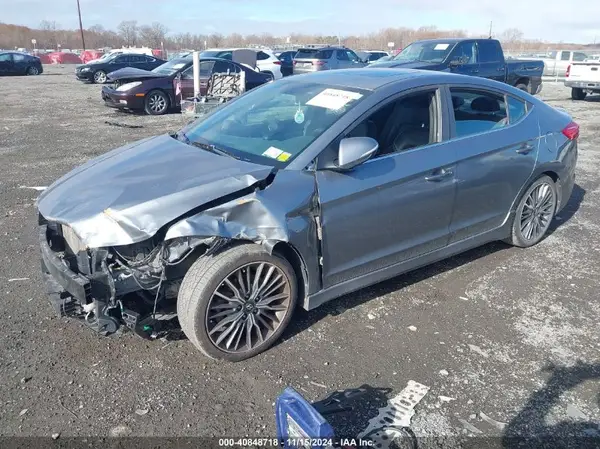 KMHD04LB8JU561462 2018 HYUNDAI ELANTRA - Image 2