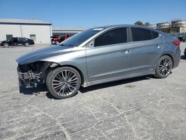 KMHD04LB8JU576690 2018 HYUNDAI ELANTRA - Image 1