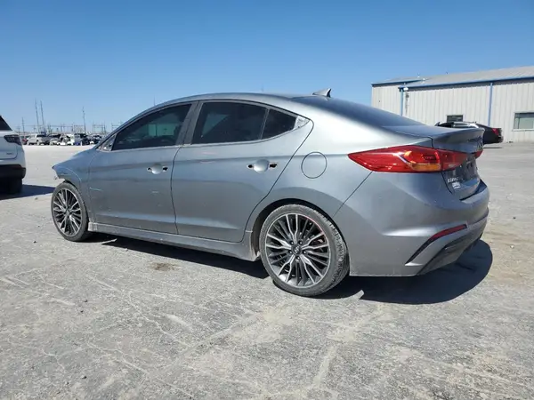 KMHD04LB8JU576690 2018 HYUNDAI ELANTRA - Image 2