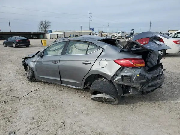 KMHD04LB8JU636757 2018 HYUNDAI ELANTRA - Image 2