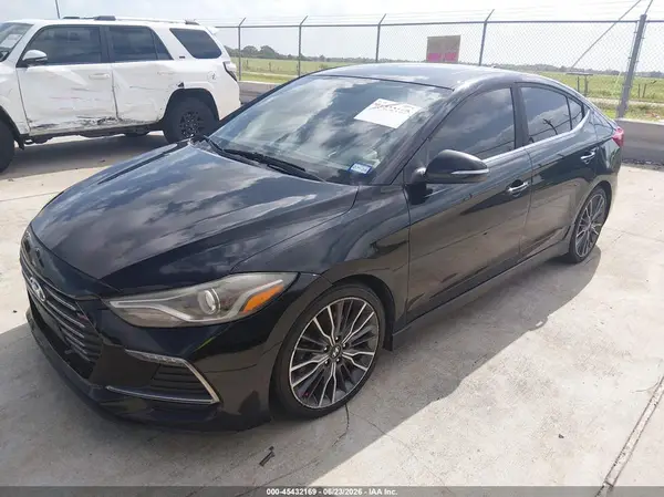 KMHD04LB8JU665773 2018 HYUNDAI ELANTRA - Image 2