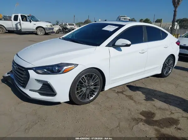 KMHD04LB8JU685618 2018 HYUNDAI ELANTRA - Image 2