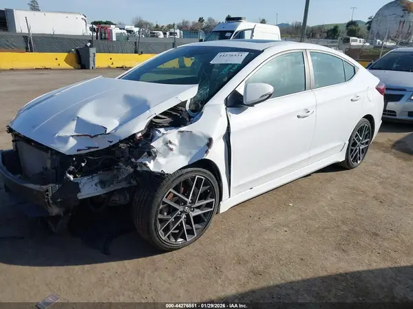 KMHD04LB8KU838015 2019 HYUNDAI ELANTRA - Image 2