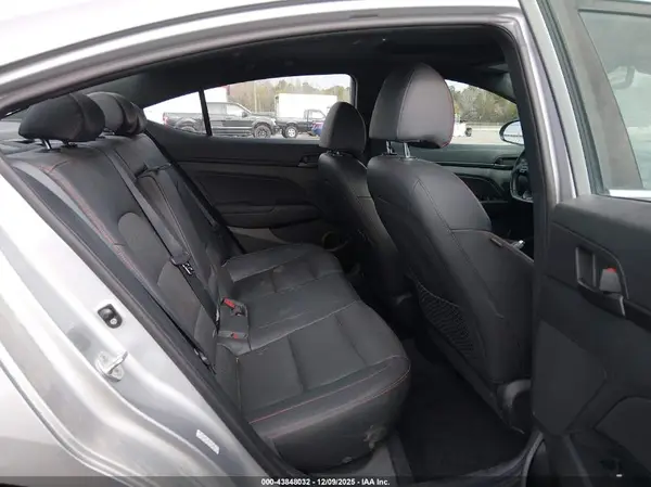 KMHD04LB8LU954851 2020 HYUNDAI ELANTRA - Image 8