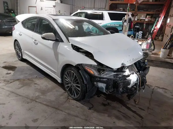 KMHD04LB9HU330709 2017 HYUNDAI ELANTRA - Image 1