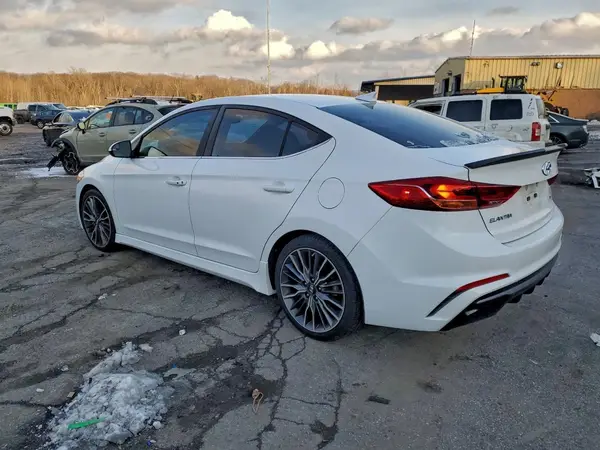 KMHD04LB9HU345565 2017 HYUNDAI ELANTRA - Image 2