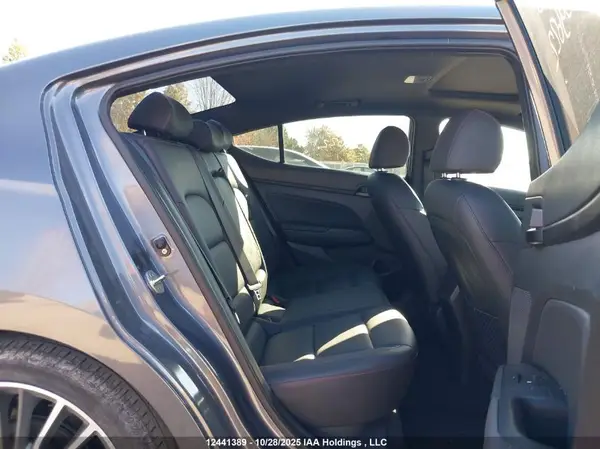 KMHD04LB9JU459622 2018 HYUNDAI ELANTRA - Image 8