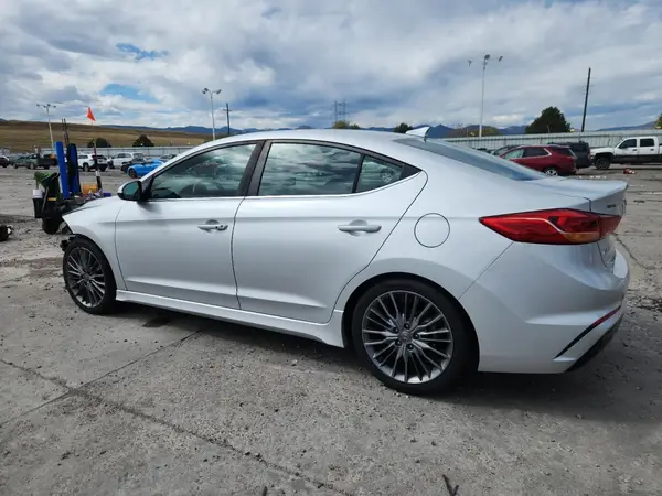 KMHD04LB9JU545867 2018 HYUNDAI ELANTRA - Image 2
