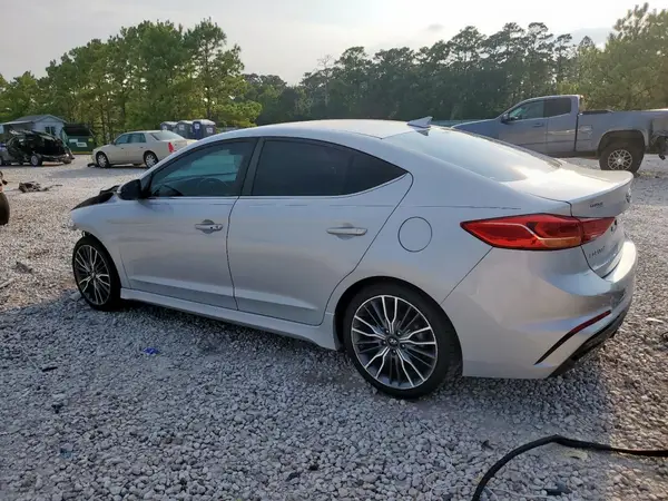 KMHD04LB9JU546811 2018 HYUNDAI ELANTRA - Image 2