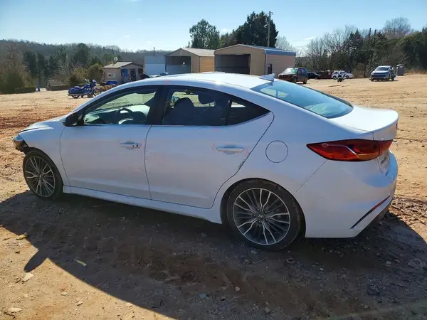 KMHD04LB9JU562443 2018 HYUNDAI ELANTRA - Image 2