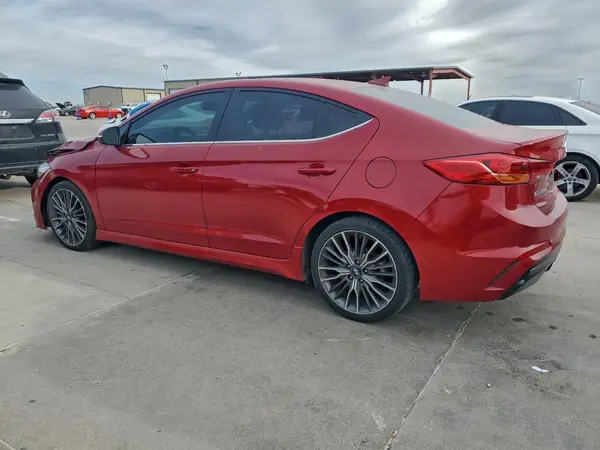 KMHD04LB9JU562572 2018 HYUNDAI ELANTRA - Image 2