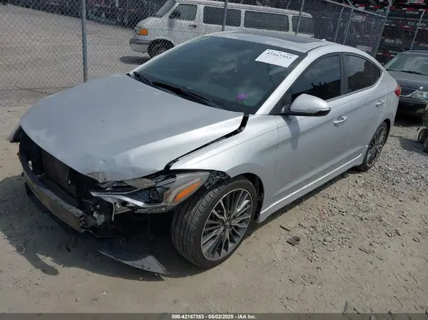 KMHD04LB9JU573782 2018 HYUNDAI ELANTRA - Image 2
