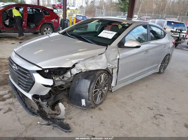 KMHD04LB9JU589187 2018 HYUNDAI ELANTRA - Image 2