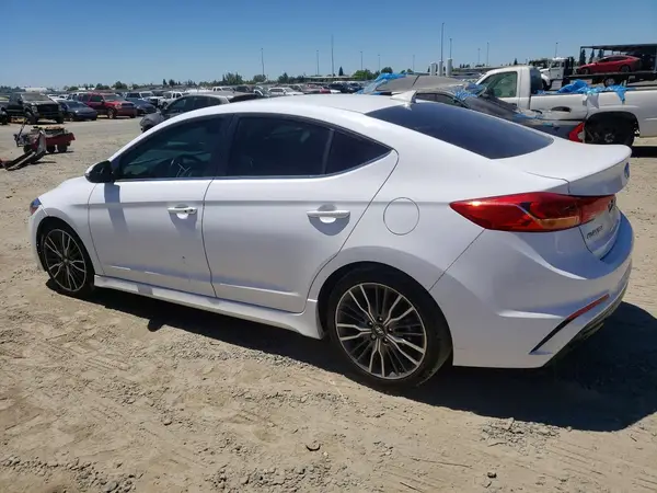KMHD04LB9JU599346 2018 HYUNDAI ELANTRA - Image 2