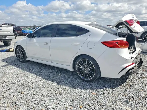 KMHD04LB9JU720389 2018 HYUNDAI ELANTRA - Image 2