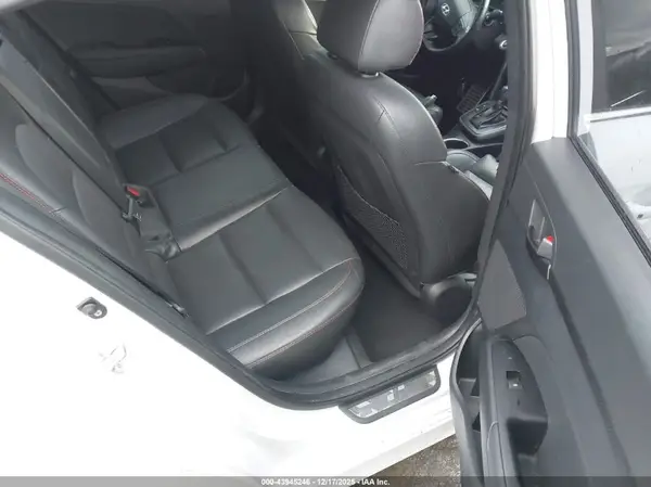 KMHD04LB9JU722661 2018 HYUNDAI ELANTRA - Image 8