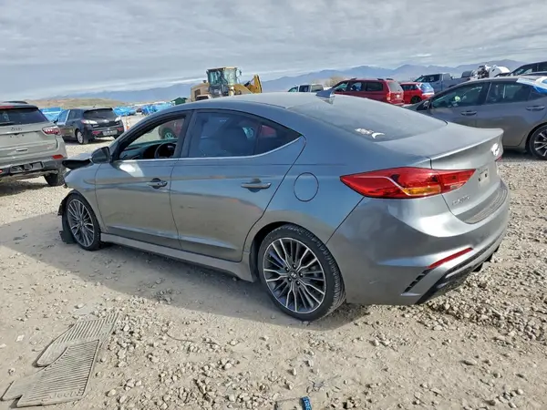 KMHD04LBXHU332954 2017 HYUNDAI ELANTRA - Image 2