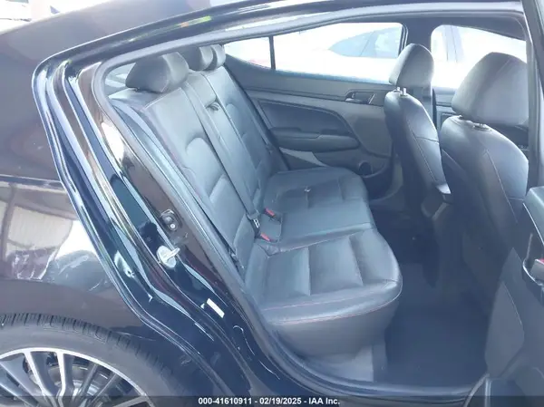 KMHD04LBXHU338852 2017 HYUNDAI ELANTRA - Image 8