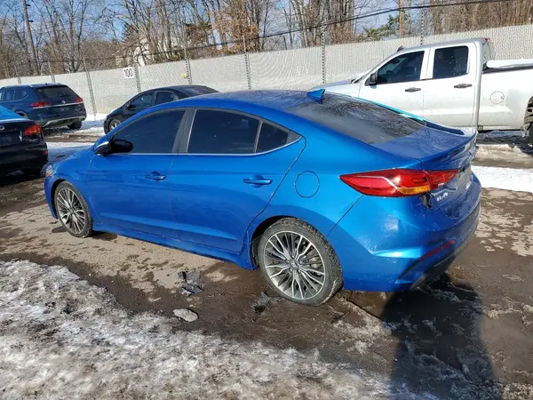 KMHD04LBXHU355652 2017 HYUNDAI ELANTRA - Image 2