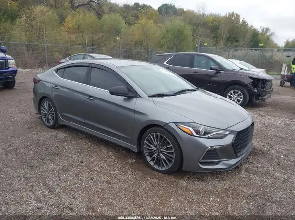 KMHD04LBXHU357112 2017 HYUNDAI ELANTRA - Image 1