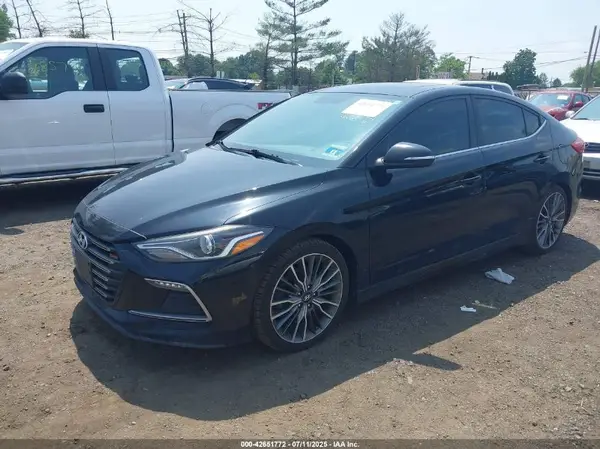 KMHD04LBXJU451335 2018 HYUNDAI ELANTRA - Image 2